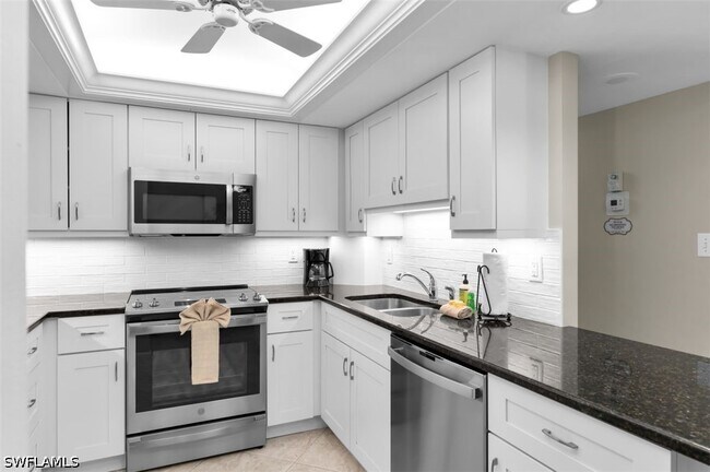 Building Photo - 440 Seaview Ct