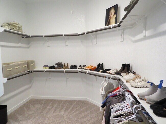 Building Photo - 404 Lariat Lp