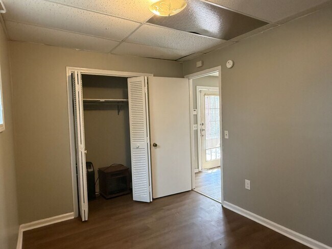 Building Photo - 8 Vine Ln