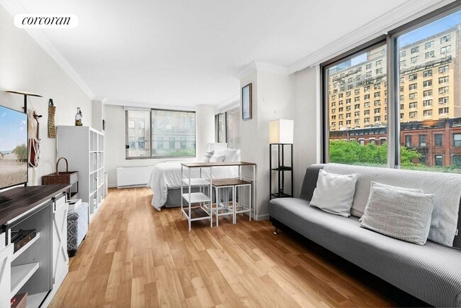 Building Photo - 350 W 50th St