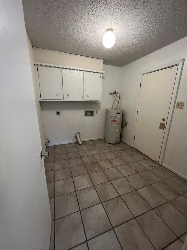 Building Photo - 3209 Hastings Crossing Rd