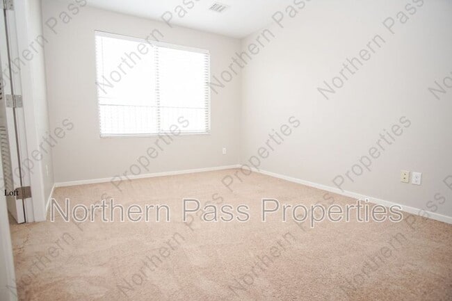 Building Photo - 4200 Camelot Heights Dr