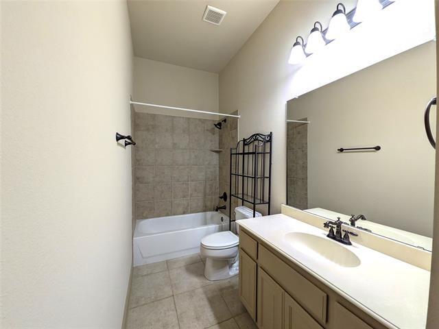 Building Photo - 2137 Langdon Dr