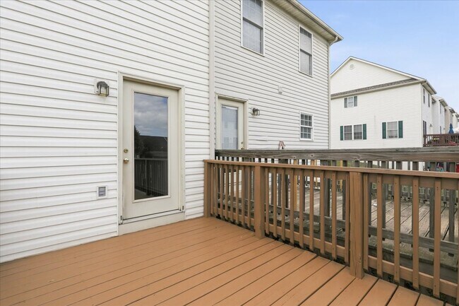 Building Photo - 32 Mabel Ln