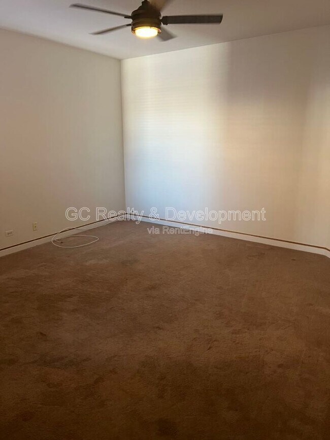 Building Photo - 6130 S Greenwood Ave