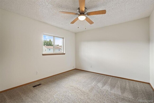 Building Photo - 7941 Lexington Park Dr