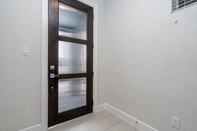 Building Photo - 3028 Charline