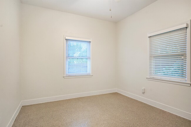 Building Photo - 1647 Lake Ella Dr