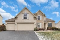 Building Photo - 3796 Village Club Dr