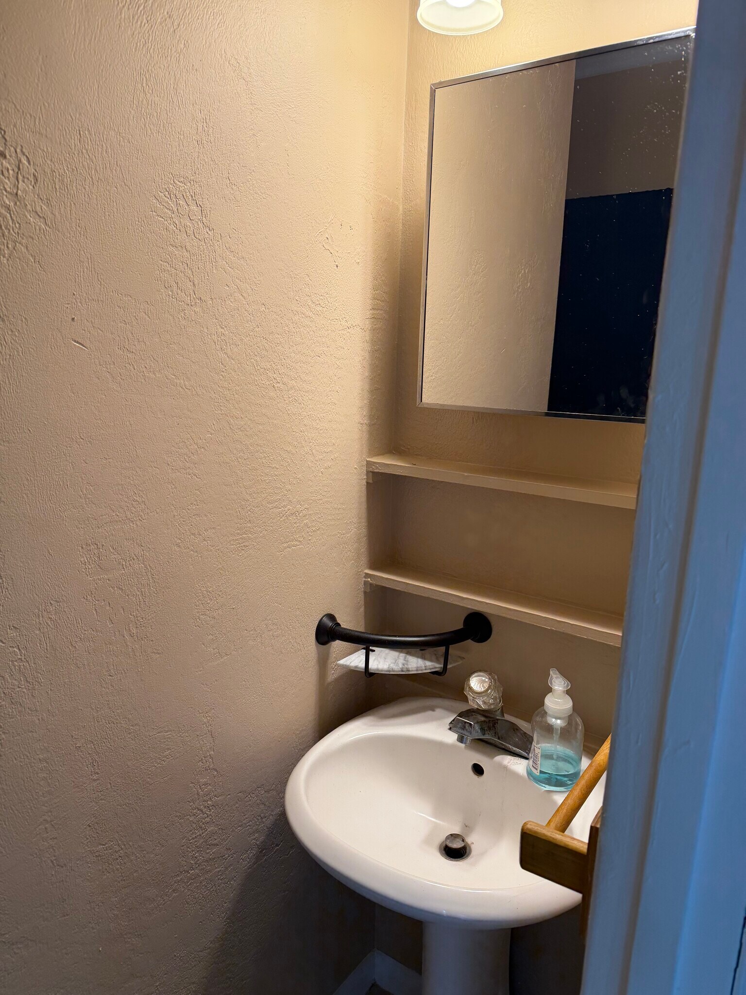 Building Photo - 500 N Moore St