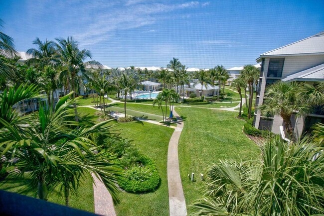 Building Photo - 143 Bay Colony Dr N