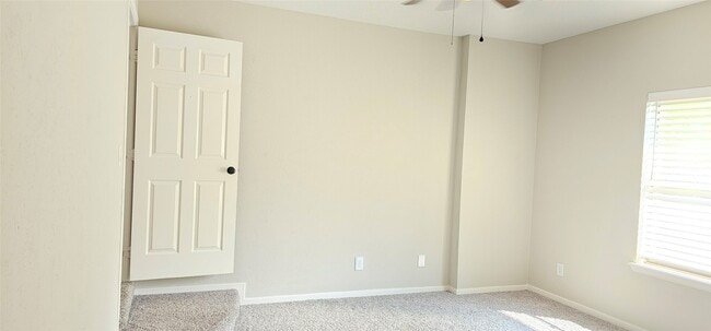 Building Photo - 930 Caswell Ct