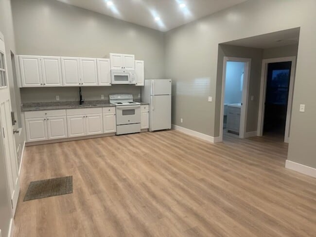 Building Photo - 37-39 Bartley