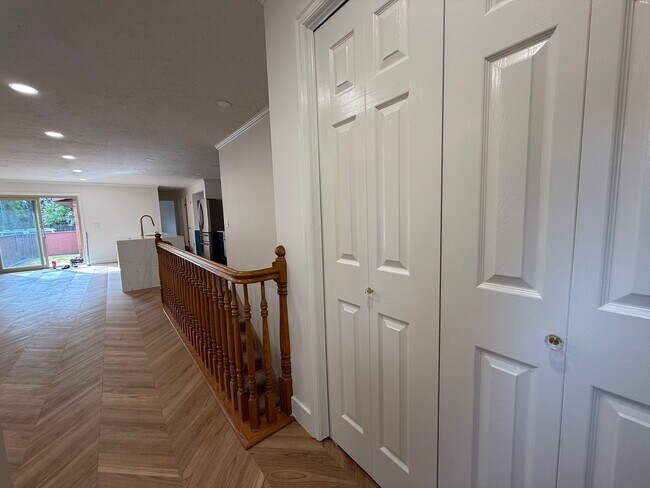 Building Photo - Beautifully Updated Home in Holladay