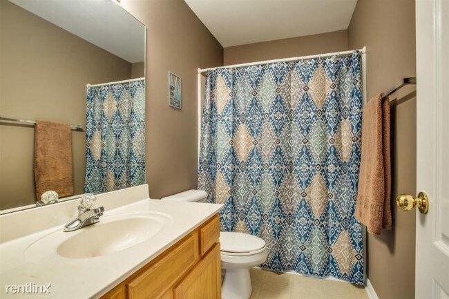 Building Photo - 4 br, 2.5 bath House - 1701 Portway CT.