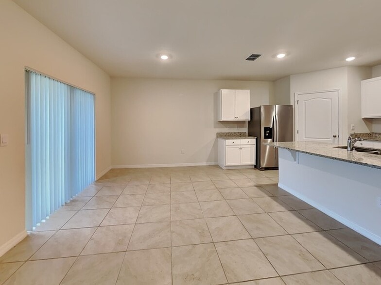 Building Photo - 1417 Sugarwood St