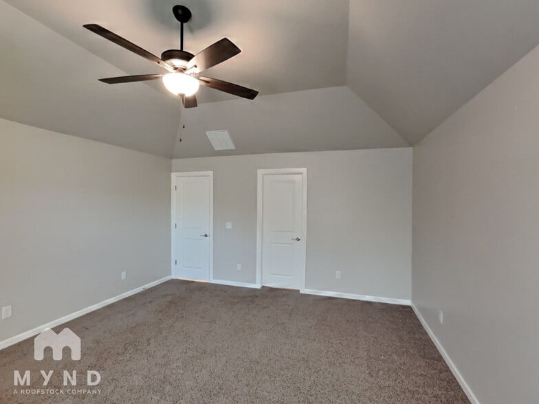 Building Photo - 5400 Riverrun Ct