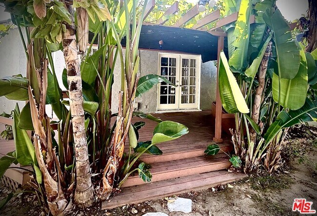 Building Photo - 3017 Urban Ave