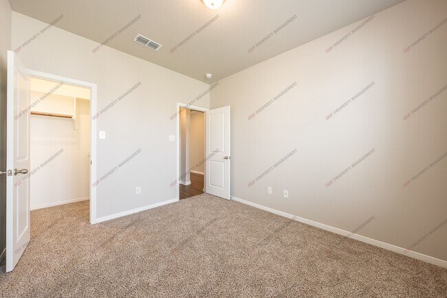 Building Photo - 624 Ripplewood Dr