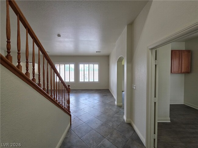 Building Photo - 9622 Staff Ln