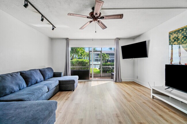 Building Photo - 222 N Federal Hwy