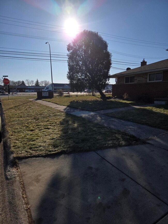 Building Photo - 27294 W Pleasant Ridge Dr