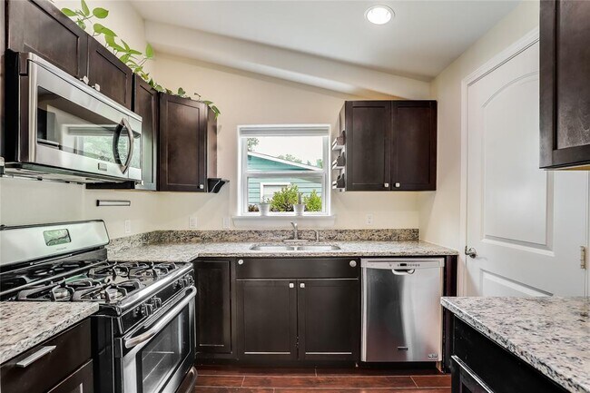 Primary Photo - 5112 Heflin Ln
