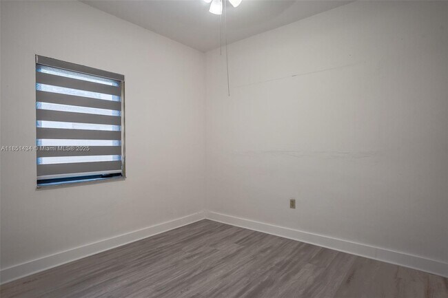 Building Photo - 840 NW 170th Terrace
