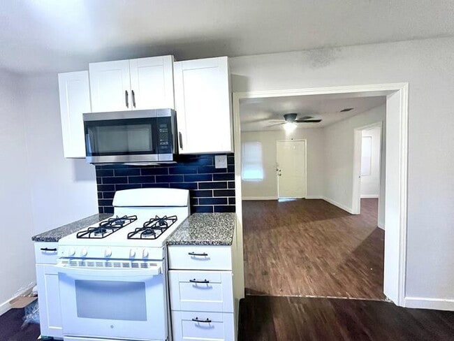 Building Photo - 1217 Keats St