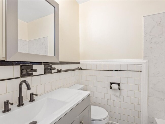 Building Photo - Luxury Remodeled 4 Bedrooms  2 Full Baths