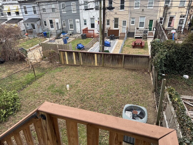 Building Photo - 414 S Augusta Ave