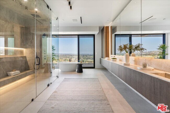 Building Photo - 766 Paseo Miramar