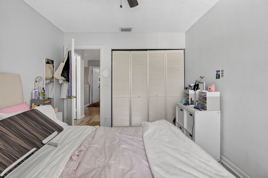 Building Photo - 5314 Sapphire Vly