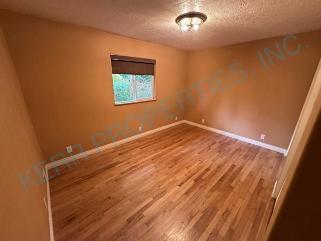 Building Photo - Charming 3-Bedroom Haven with 2 Baths in Gresham – 1308 Sq. Ft. of Comfort!