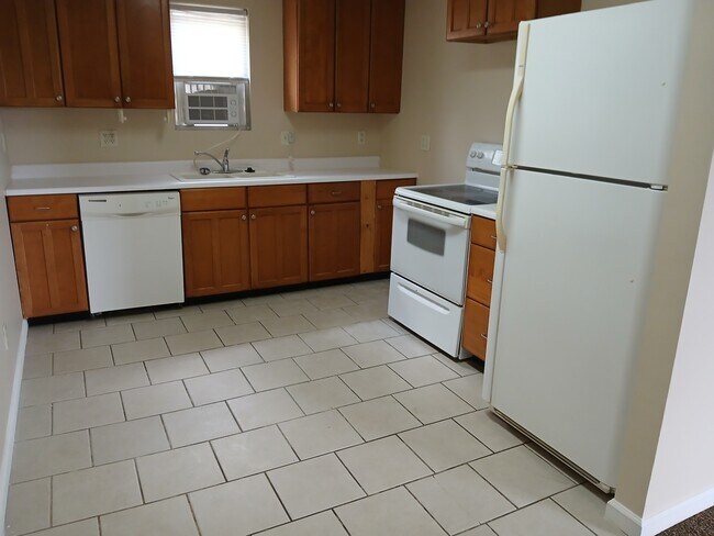 Building Photo - 321 E Mill St