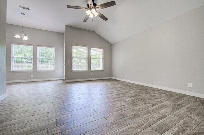 Building Photo - 1302 Crete Ln