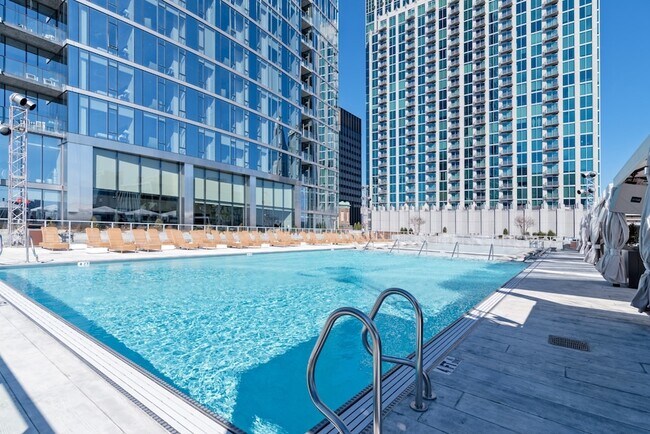 Building Photo - 515 Church St