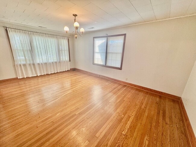 Building Photo - Farm House! Great Location....25 minutes from Huntsville!