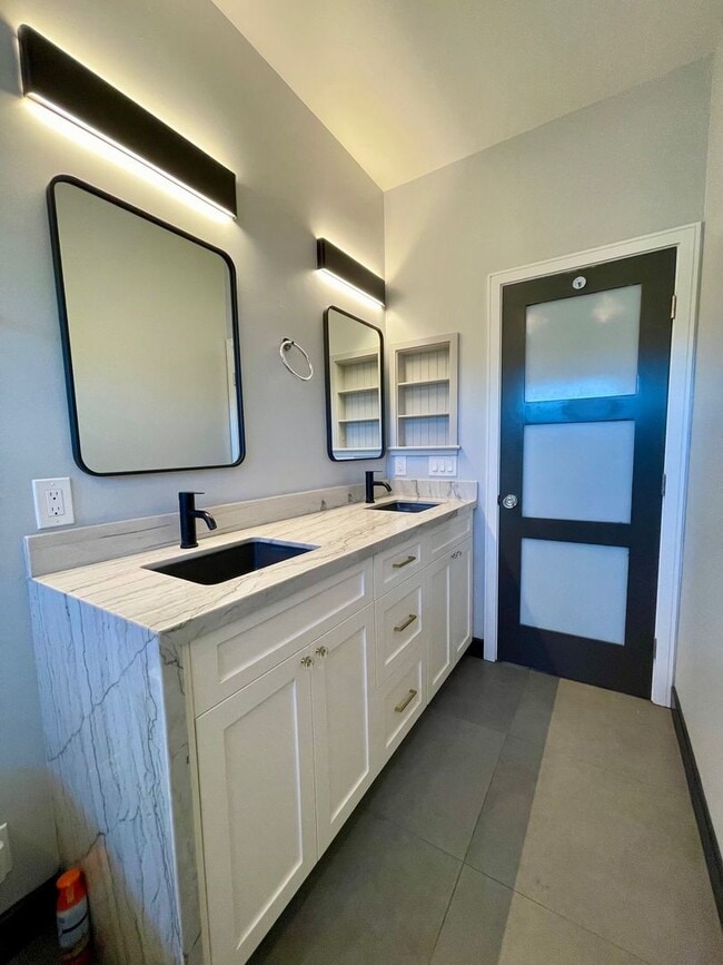 Building Photo - Gorgeous Home In Blossom Valley Home with ...