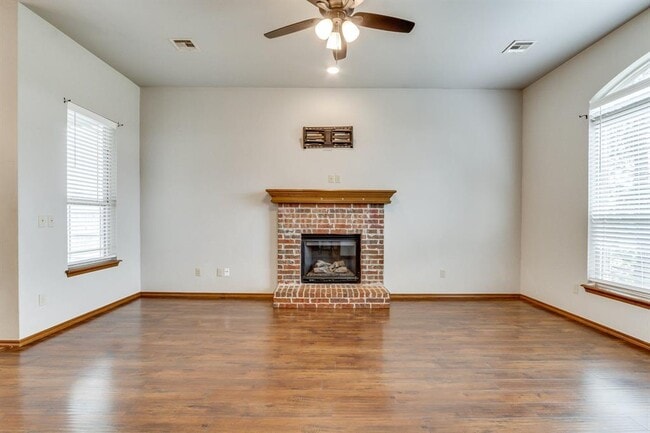 Building Photo - 1046 Phils Way