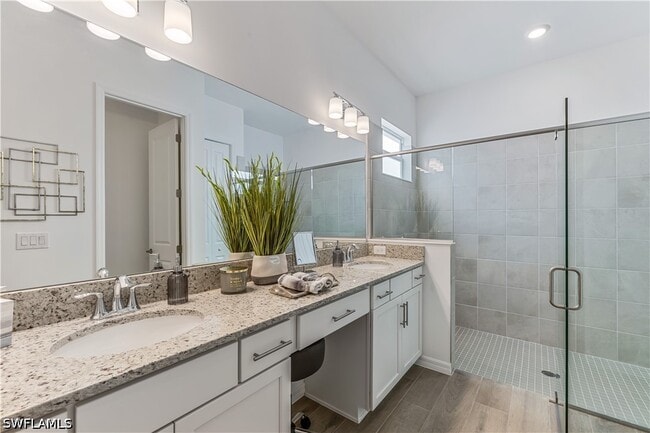 Building Photo - 15907 Sugar Hl Dr