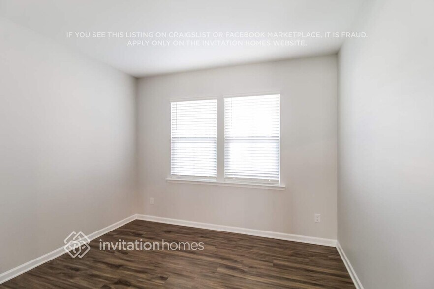 Building Photo - 2031 Blue Sky Ave