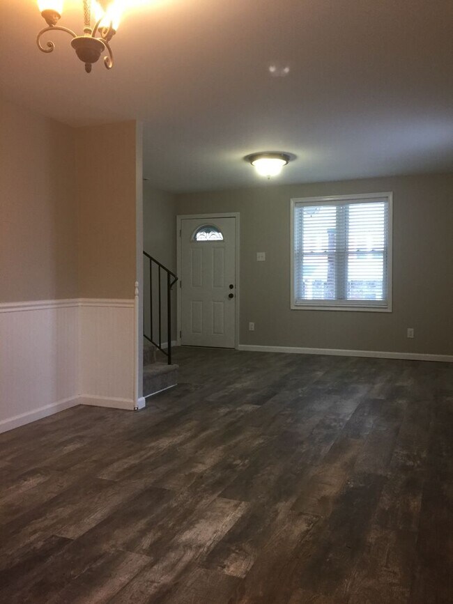Building Photo - Beautiful 2 bedroom Home in Emmaus