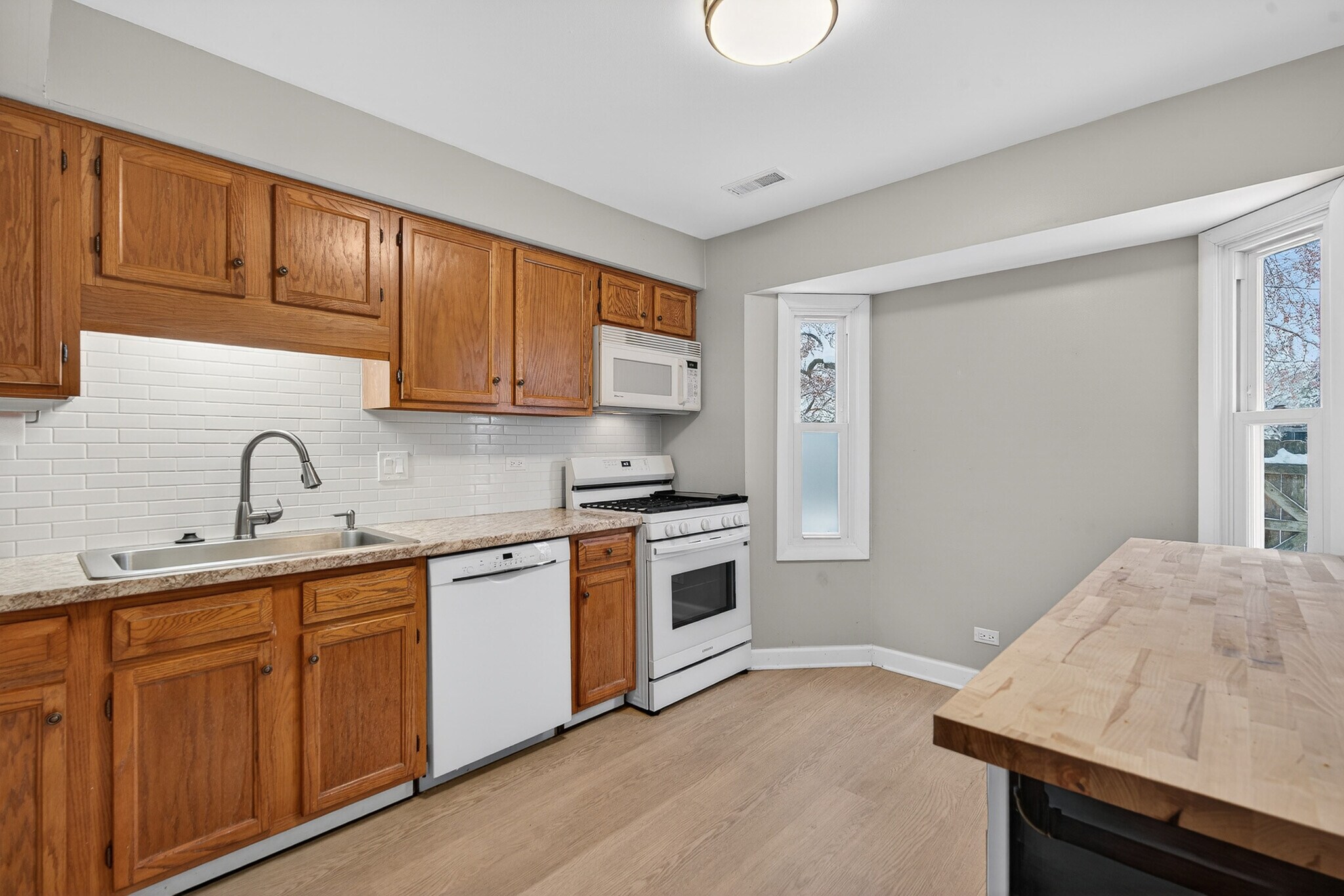 Building Photo - 1391 Sherwood Ct