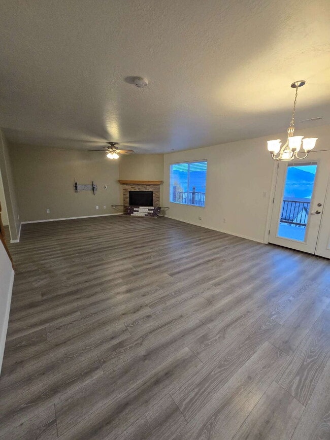 Building Photo - "Single Family Home with Incredible View!"