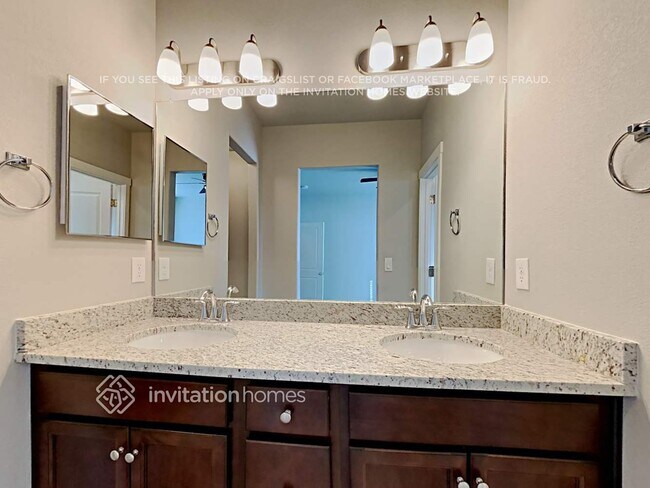 Building Photo - 10423 Kalama Dr