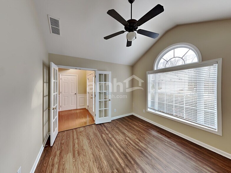 Building Photo - 4362 Walforde Blvd