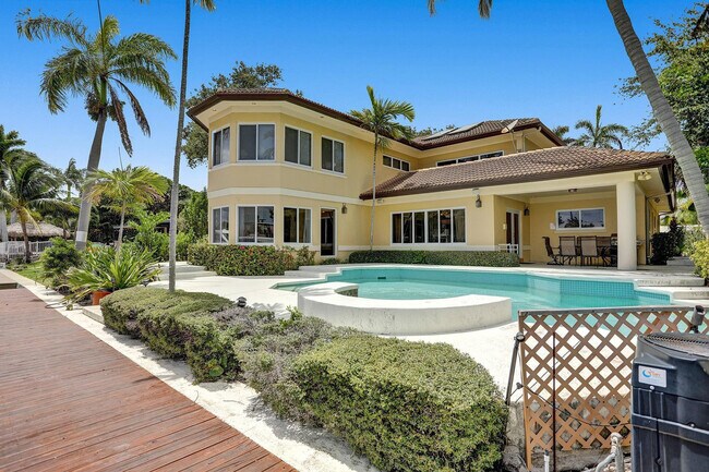 Building Photo - 2484 SE 12th St