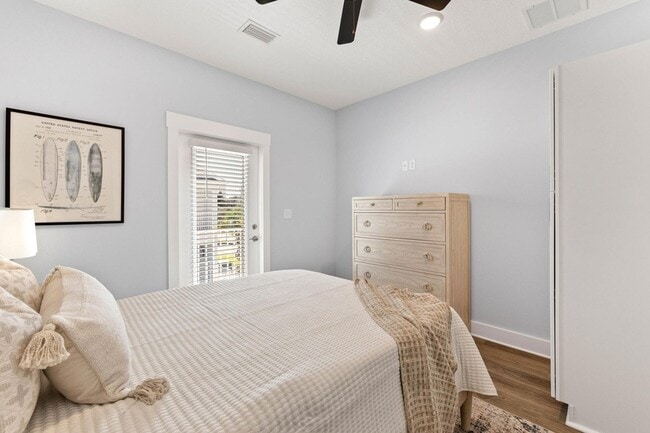 Building Photo - 100 Beach Dr