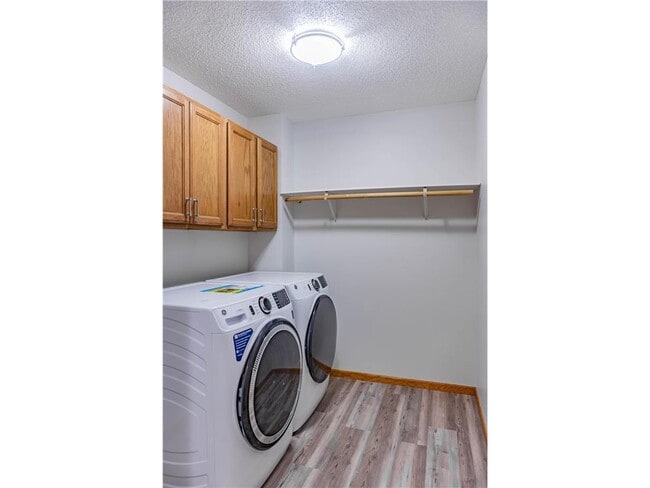 Building Photo - 1122 Crystal Pl W